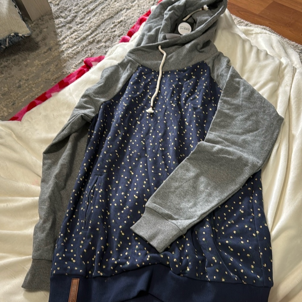 NWT Ampersand Avenue Navy with Flowers hoodie - Women’s size L